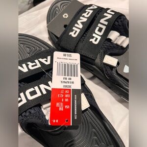 NWT size 9 men flip flops